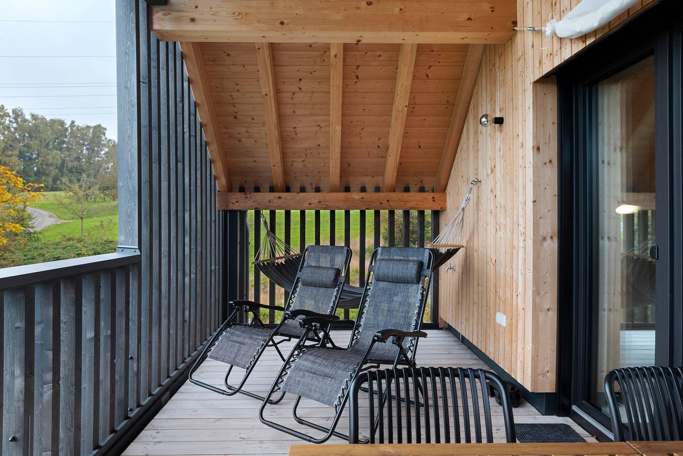 Apartamento entero, Apartamento 'Noir' con vistas a la montaña, balcón y Wi-Fi in Sigmarszell, Suabia (Baviera)