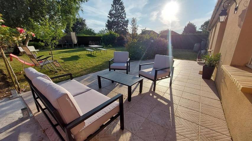 Gîte pour 7 personnes, avec jardin à Vibraye