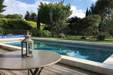 Agriturismo pour 4 personnes, avec piscine et jardin à Velleron