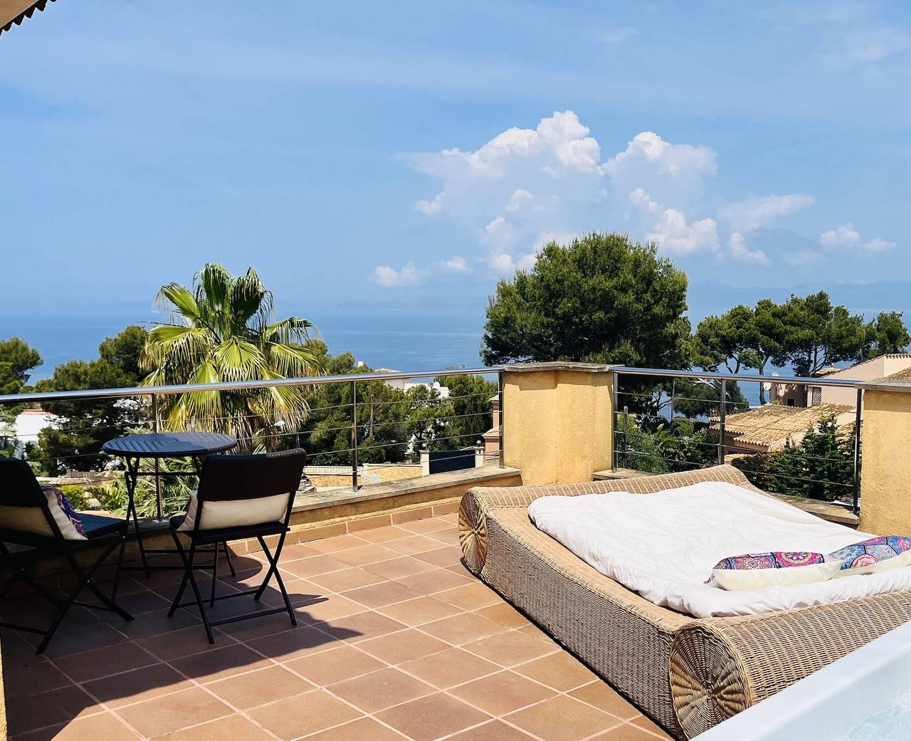 Villa de diseño Bahia Azul con vistas al mar panorámicas, piscina in Badia Gran, Lluchmayor