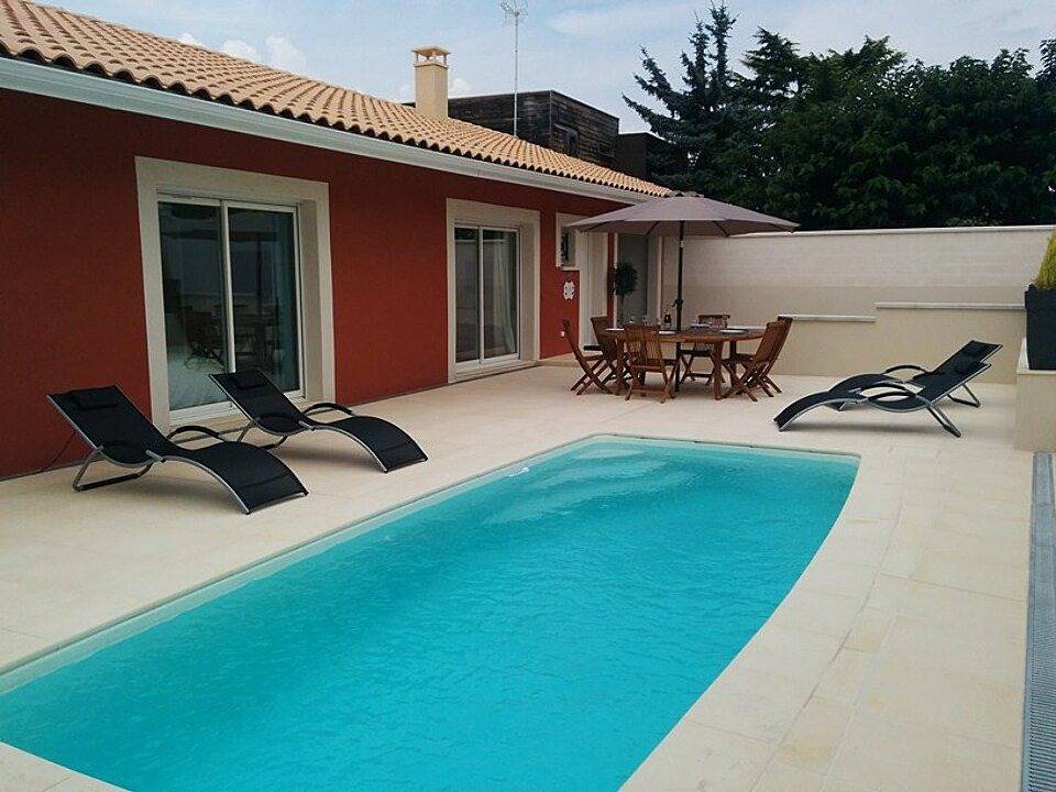 La Maison Rouge, indépendante, piscine privée chauffée in Montauban, Tarn-et-Garonne