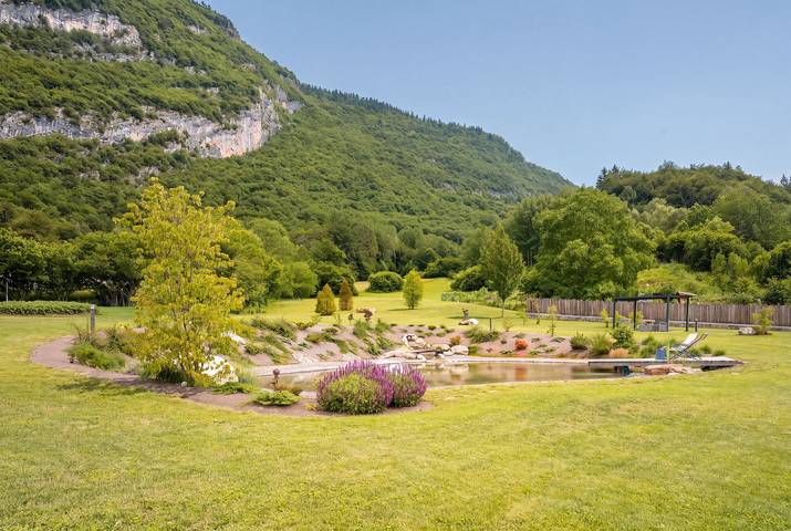 Appartement entier, Appartement 'Larice' avec vue sur les montagnes, Wi-Fi et climatisation in Cavedago, Massif de Brenta