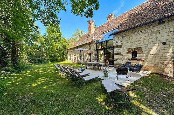 Location de vacances pour 12 personnes, avec Balcon et Jardin à Villechétif