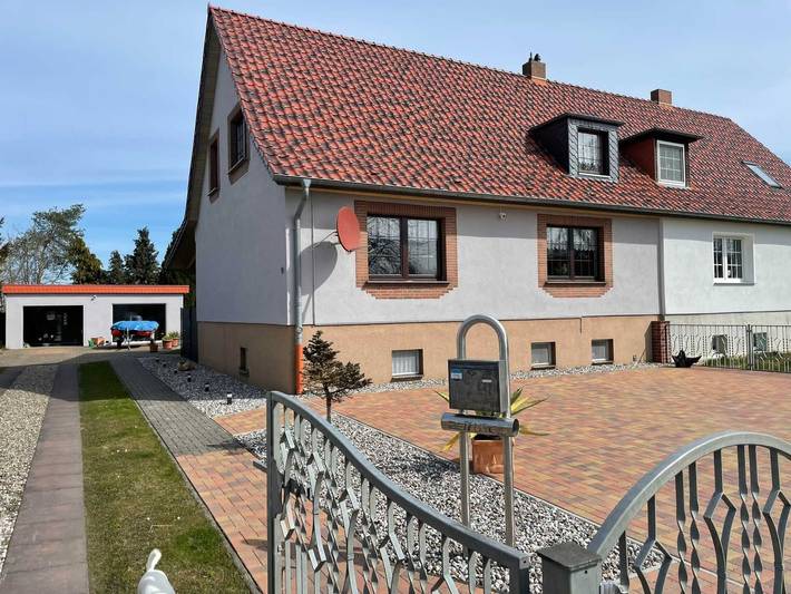 Ferienwohnung für 4 Personen, mit Terrasse und Garten sowie Pool in Behrenhoff