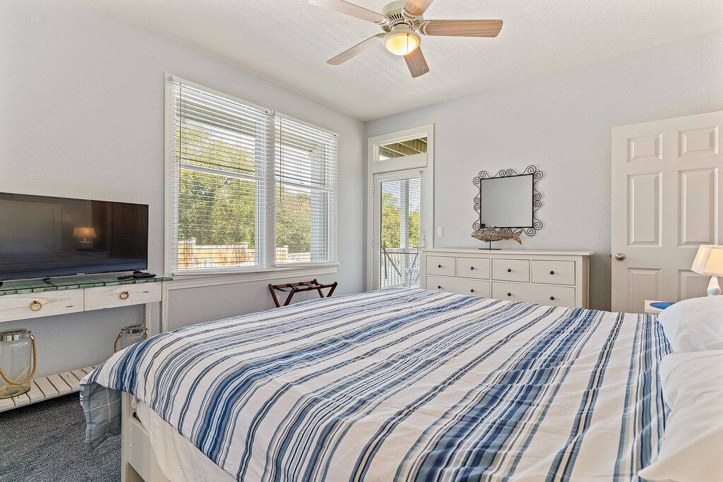 Gone Coastal: Dog-Friendly (2 max), Private Pool in Corolla, Currituck County