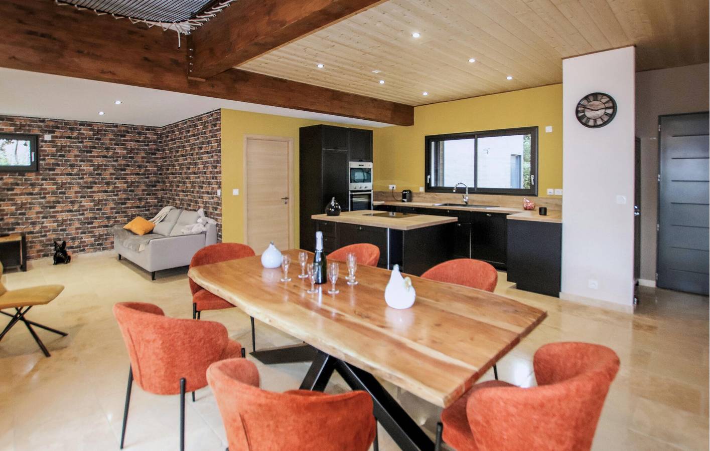 Appartement de vacances moderne avec piscine et Wi-Fi près de Suze-la-Rousse in Suze-la-Rousse, Région de nyons