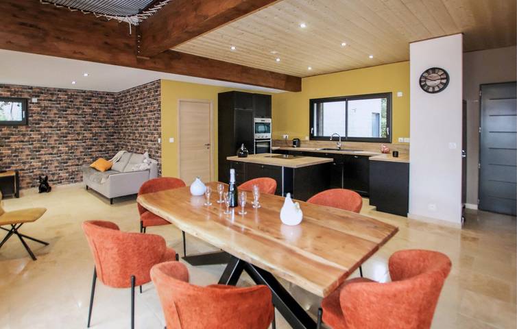 Appartement de vacances moderne avec piscine et Wi-Fi près de Suze-la-Rousse in Suze-la-Rousse, Région de nyons
