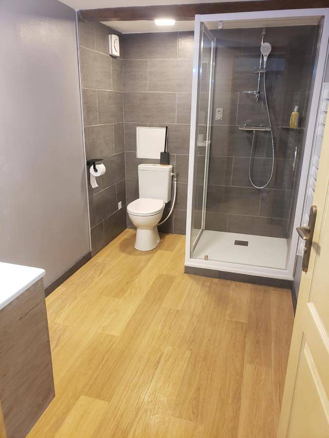 Chambre d’hôte pour 2 personnes, avec vue et jardin ainsi que terrasse et piscine dans l' Isère - 4