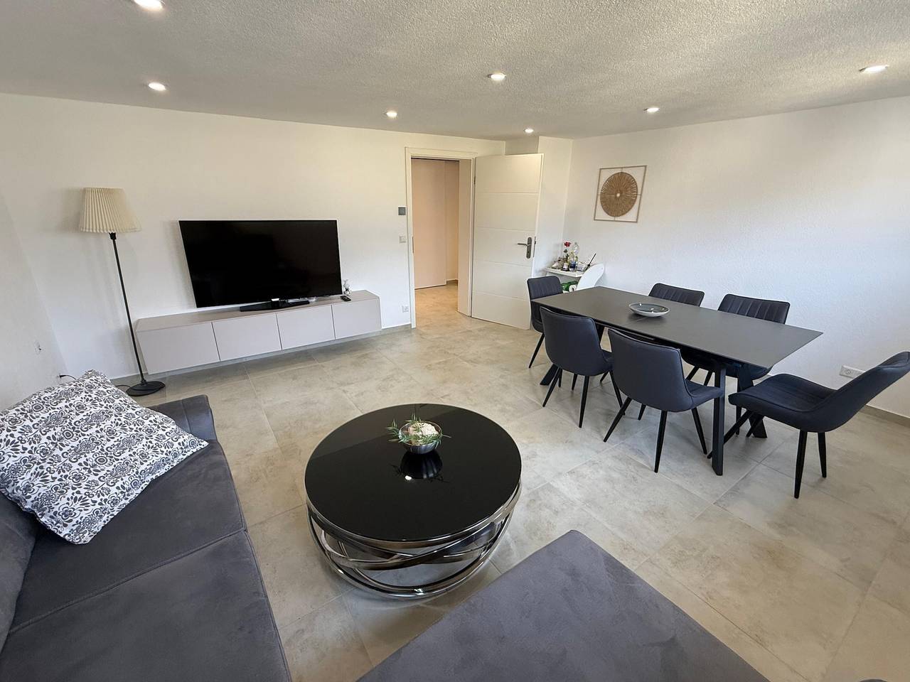 Ganze Wohnung, Apartment 'Citystay Ludwigsburg – 7 Gäste' mit W-Lan in Ludwigsburg, Landkreis Ludwigsburg