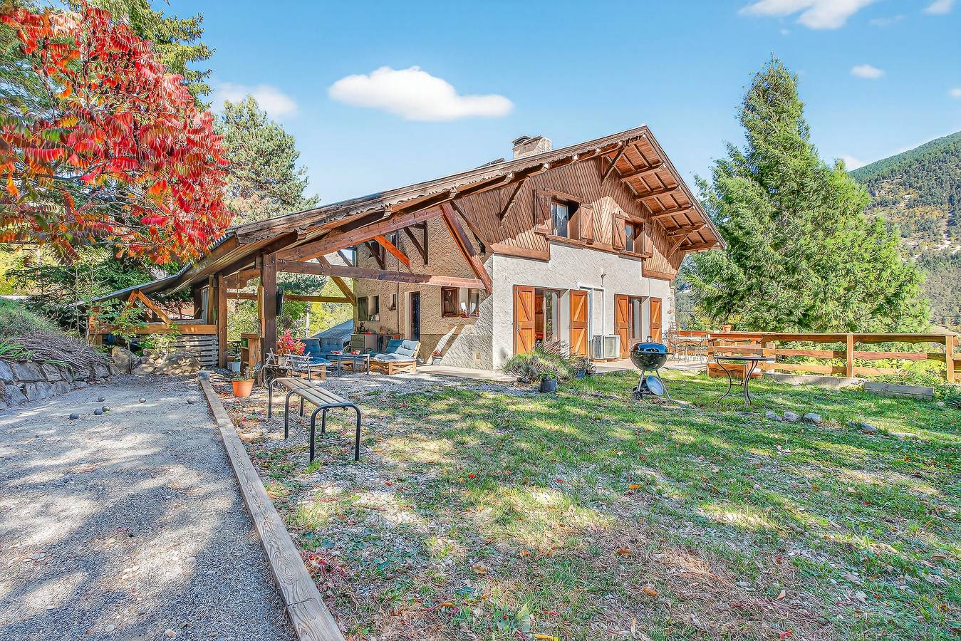 Cottage 'Gîte Le Montagn'art' with Mountain View, Shared Terrace and Wi-Fi in Beauvezer, Castellane region