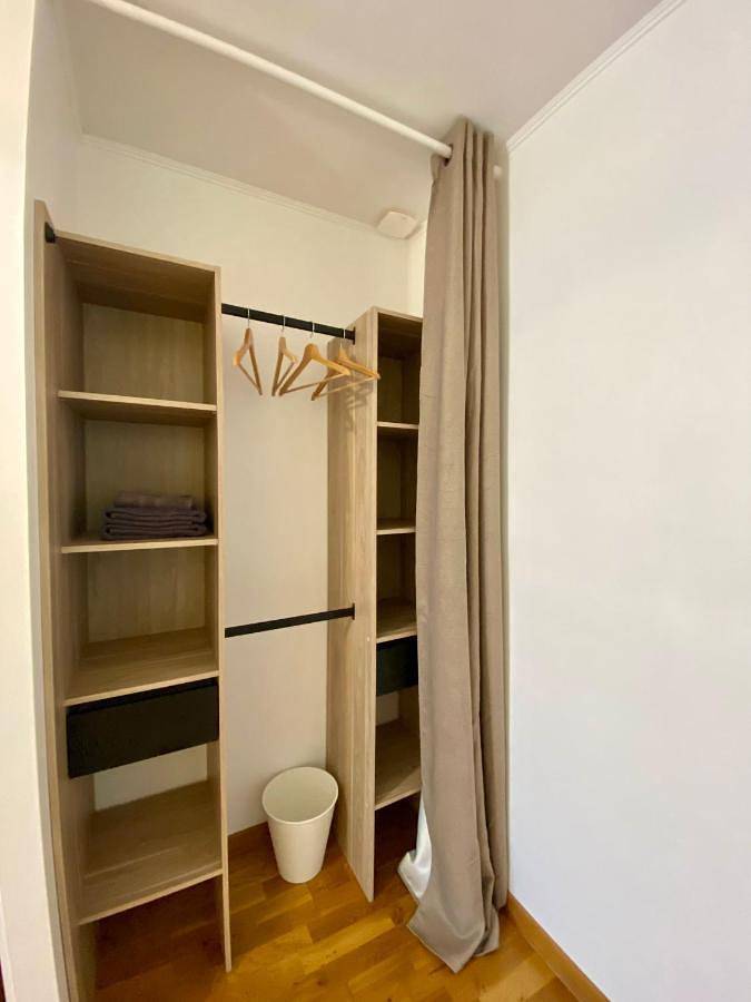 Gîte pour 8 personnes, avec terrasse et jardin à Avrillé - 3