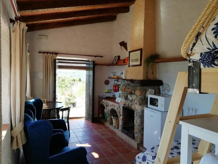 Casa rural para 3 personas, con Terraza y Jardín además de Piscina y Vistas al lago en Alfarnatejo - 4