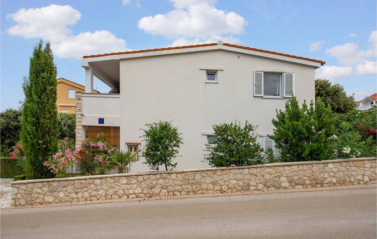 Ganze Ferienwohnung, Charmantes Apartment: WLAN, Klimaanlage, Parkplatz, 300 m zur Küste, in der Nähe von Mandre in Mandre, Pag