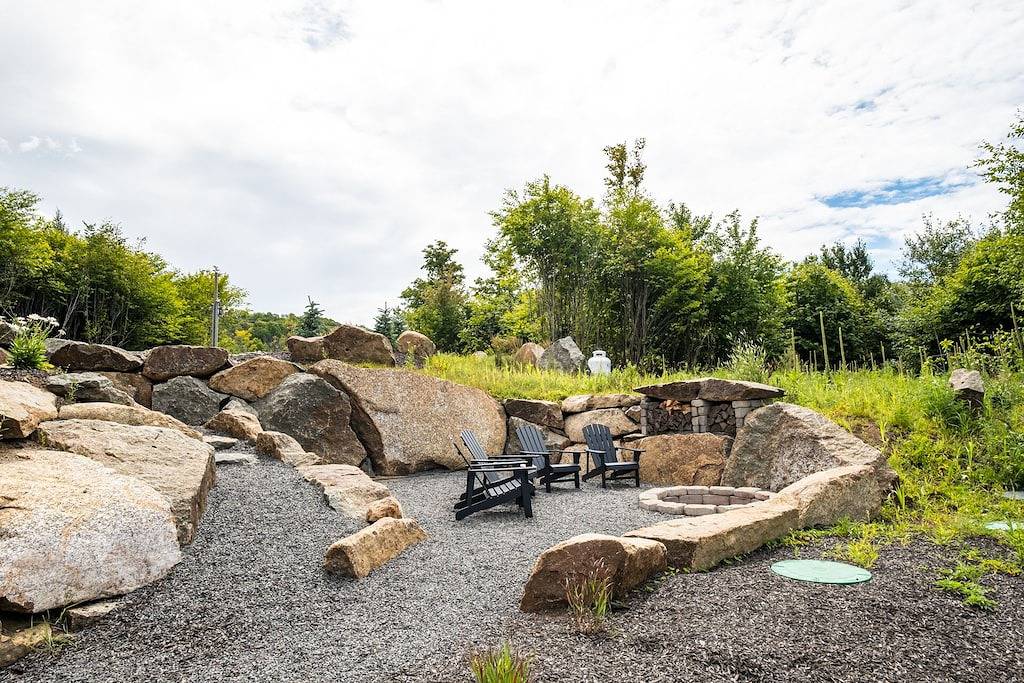 Villa Summit | Movie Theater | Game room | Views | Hot Tub & Sauna | Tremblant Living in La Conception, Québec