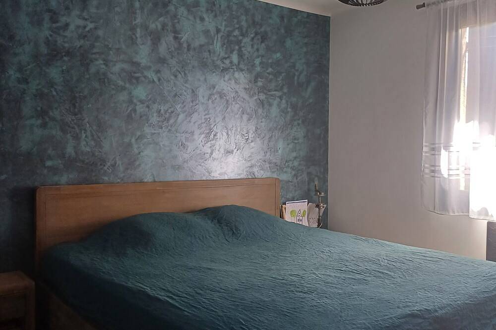 4-bedroom Provencal villa with pool ideal for one or two families in Peypin, Marseille region