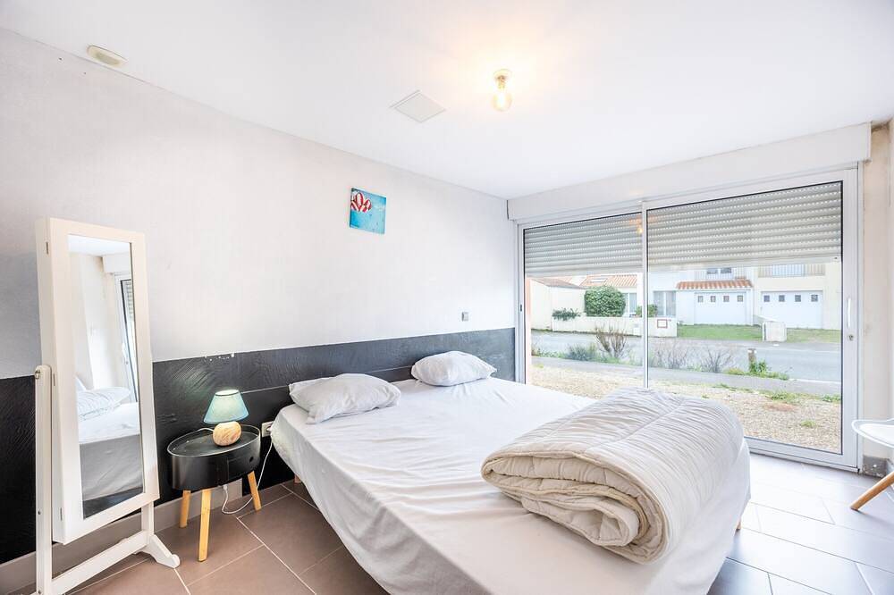 Holiday Home 'Sleeps 22 Brem Center with Large' in Brem-sur-Mer, Loire Valley