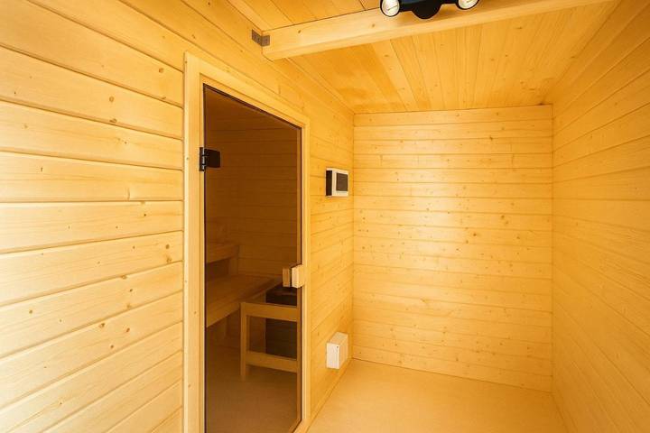 Ferienwohnung für 6 Personen, mit Whirlpool und Sauna sowie Balkon in Pulheim - 4