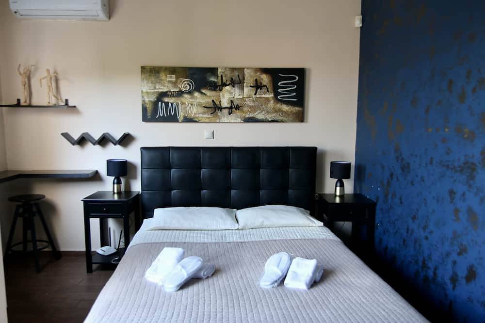 Luxury Villa with swimming pool , jacuzzi spa & great view, can guest 8 person in Glyka Nera, Regionalbezirk Ostattika