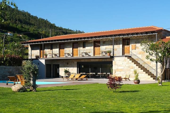 Chambre d’hôte pour 3 personnes, avec Jacuzzi et Jardin à Castelo de Paiva