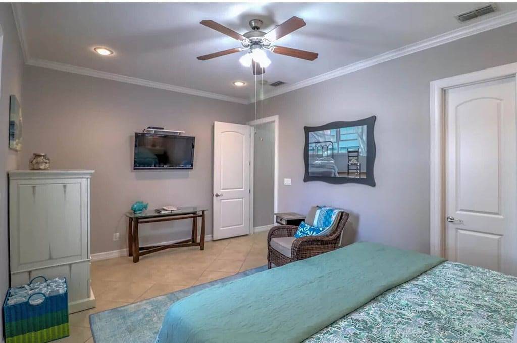 Ganze Wohnung, Komplett renoviertes Haus am Strand 7 Nächte mit 6 bezahlt in South Padre Island, Laguna Madre