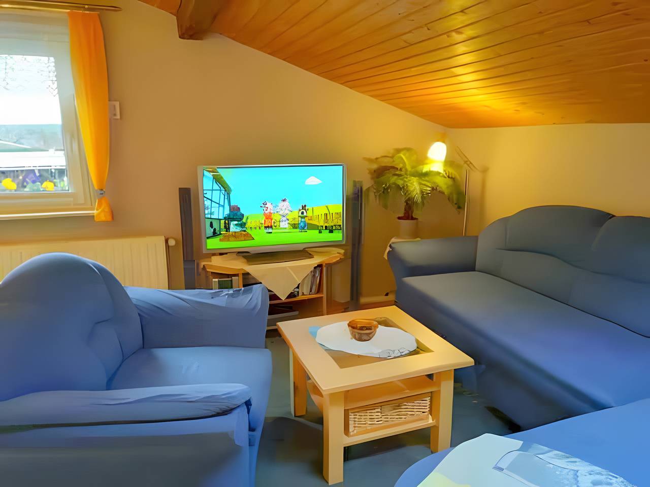 Ganze Wohnung, Apartment 'Veronika' mit gemeinsamer Terrasse, Garten und Wlan in Ilmenau, Thüringer Kernland