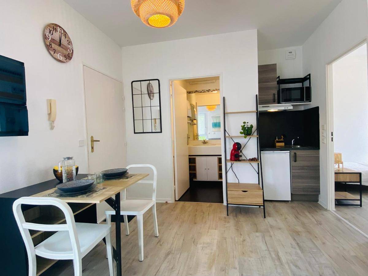 Appartement entier, Two-Bedroom Apartment in Lorient, Côte des Mégalithes