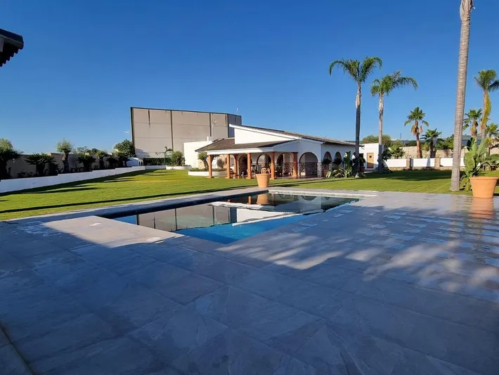 Casa de vacaciones para 17 personas, con piscina además de jardín y vistas - 1
