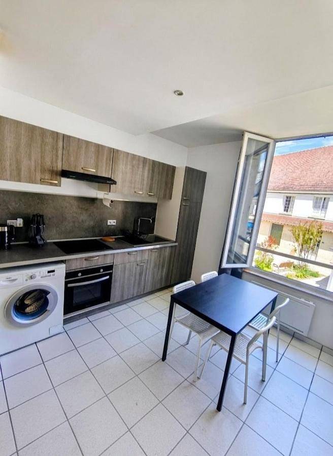 Appartement entier, Studio meublé centre ville proche de la gare in Villers-Cotterêts, Aisne