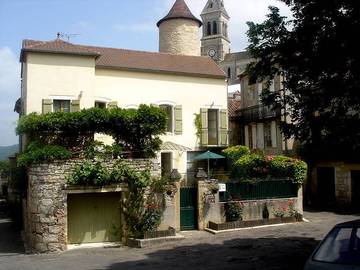 Gîte pour 6 personnes, avec terrasse et jardin, animaux acceptés à Albas