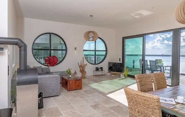 Ganze Ferienwohnung, Apartment mit Meerblick, Terrasse und Parkplatz in Olpenitz, Kappeln