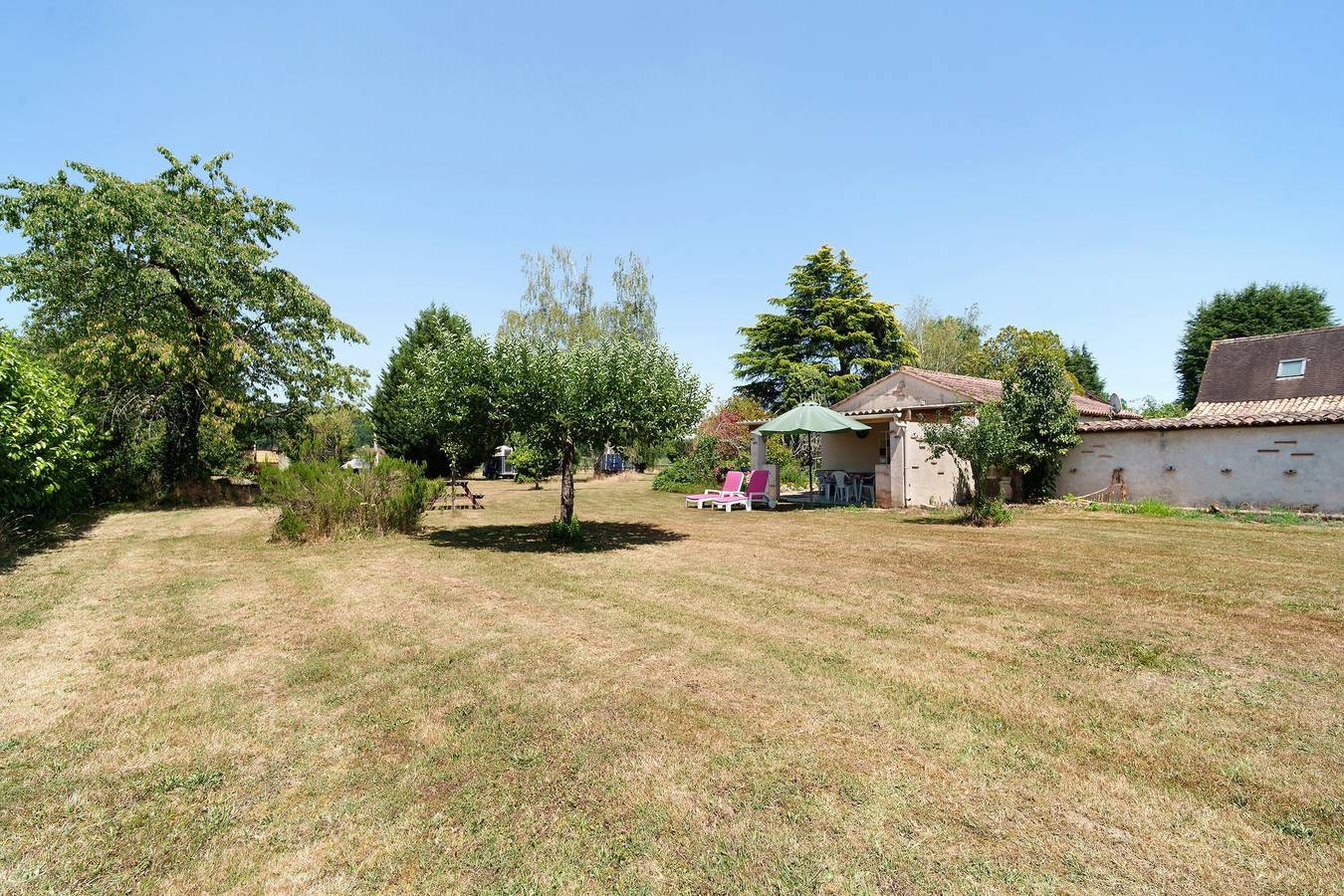 Bed & Breakfast 'Chambre Double Carpediem Bergerac' met gedeelde tuin, wifi en airconditioning, foto 15