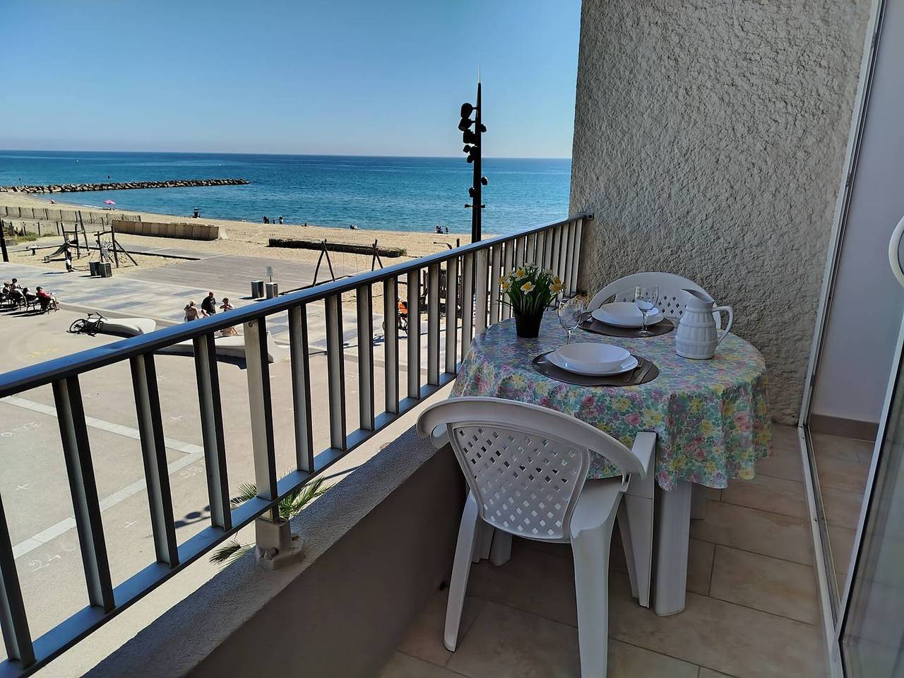 Appartement de vacances entier, Plage, commerces et animations pour ce T2 avec parking privatif in Saint-Cyprien-Plage, Saint-Cyprien
