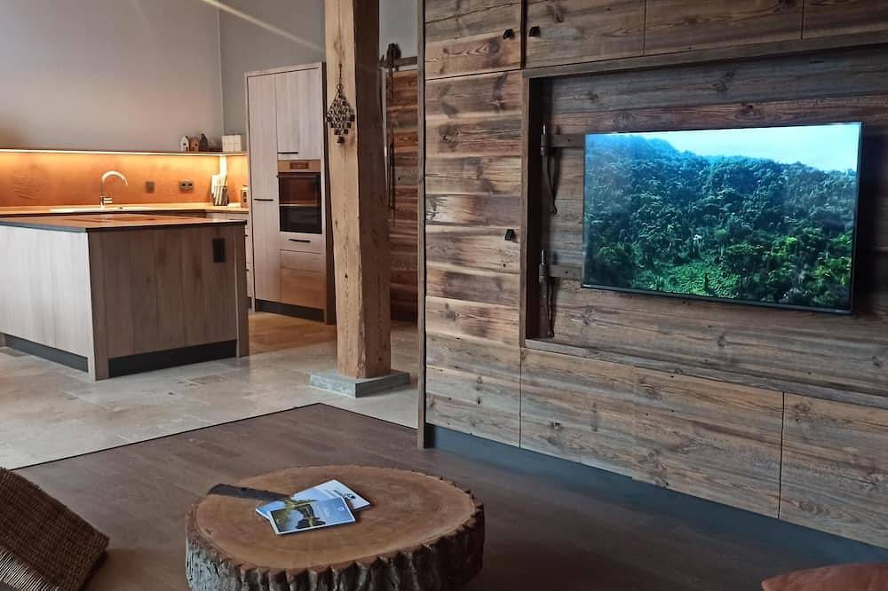 Ganze Wohnung, Ferienwohnung mit Terrasse für 6 Personen in Neunburg vorm Wald, Naturpark Oberpfälzer Wald