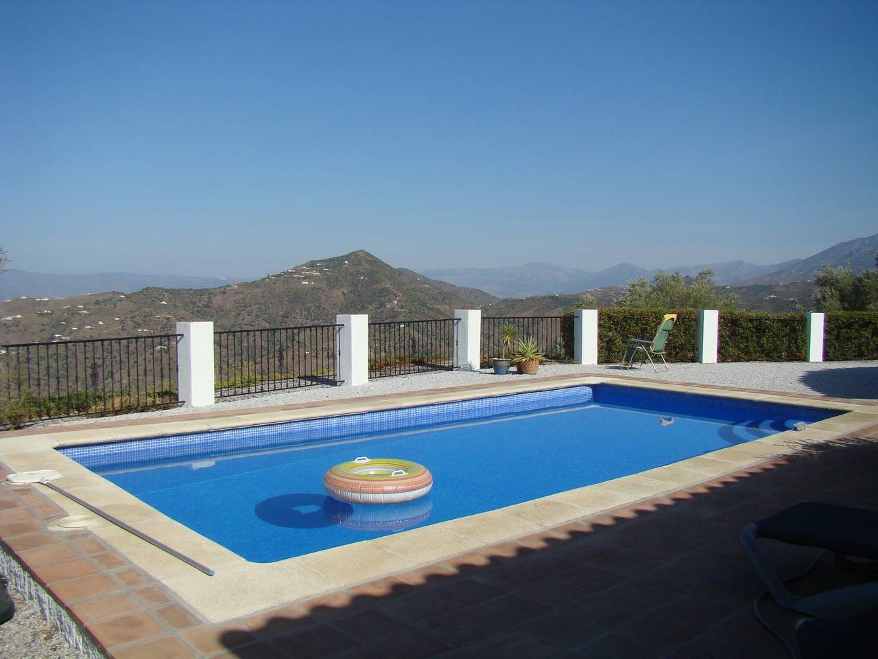 Casa de vacaciones 'Casa Arco Iris' con vistas al mar, piscina privada y aire acondicionado in Sayalonga, Costa del Sol