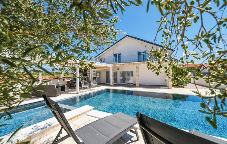 Ferienhaus für 8 Personen, mit Pool und Garten sowie Terrasse in Vrsi - 3