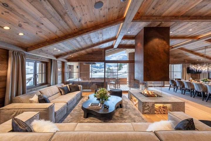 Chalet für 12 Personen, mit Balkon und Whirlpool sowie Terrasse und Garten im Lechtal