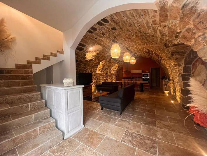 Location de vacances pour 8 personnes, avec Terrasse à Neffiès