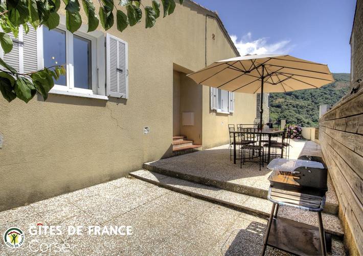 Gîte pour 6 personnes, avec Terrasse et Jardin à Santa-Maria-Figaniella