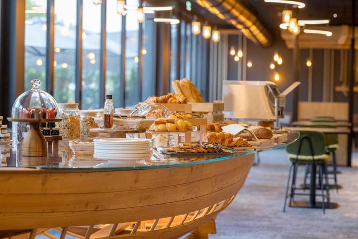 Hôtel pour 2 personnes, avec jacuzzi et piscine ainsi que sauna et jardin, animaux acceptés à Voglans - 2