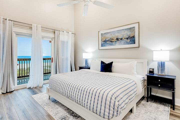 Vacation home for 13 people, with balcony in Panama City Beach