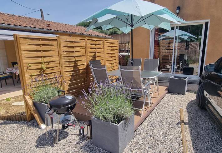 Maison d’hôte pour 4 personnes, avec Terrasse et Piscine à Salavas