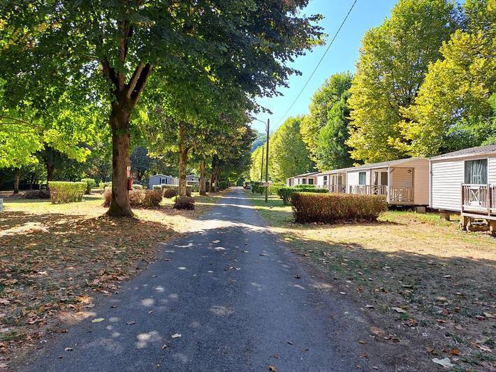 Mobil home pour 4 personnes, avec Terrasse et Bassin pour enfant à Saint-Céré