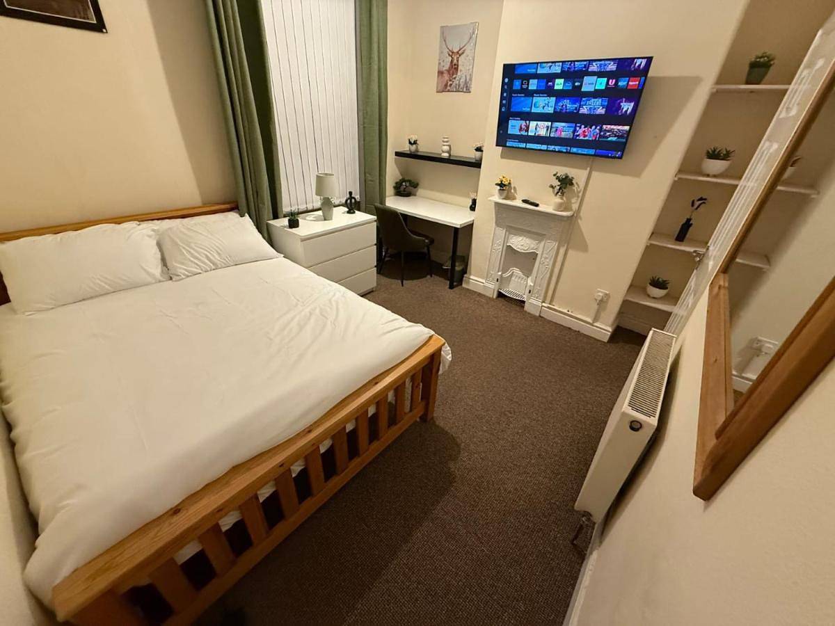 Double Rooms - Near City and Uni in Coventry, Birmingham Area