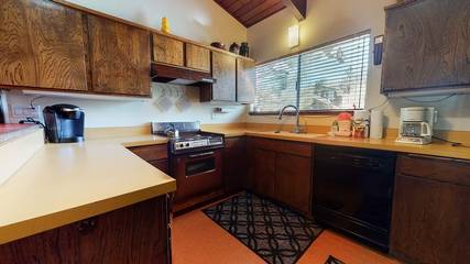 Vacation Apartment for 6 Guests in Mammoth Lakes, Mammoth Mountain, Picture 1