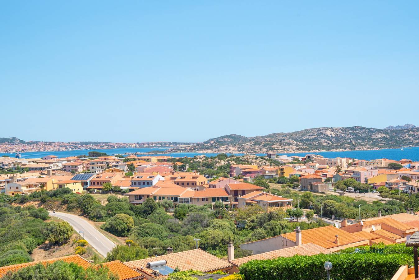 Ganze Wohnung, Ferienwohnung mit Meerblick und Terrasse, nur wenige Schritte vom Zentrum von Palau entfernt in Palau (dorf), Palau (Sardinien)