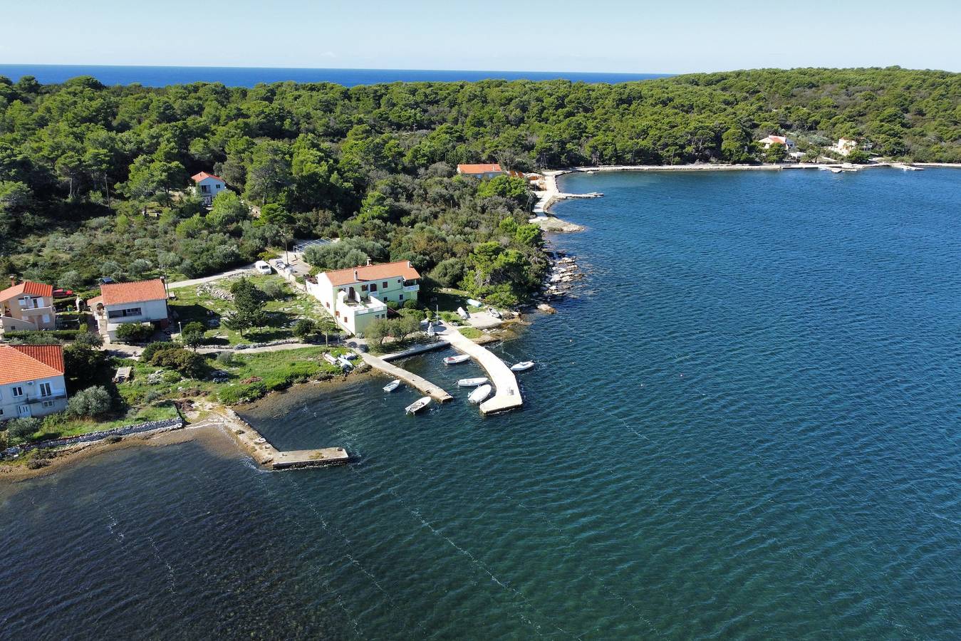 Ganze Wohnung, 2-Zimmer-Ferienwohnung am Strand Veli Rat (Dugi otok) A-438-a in Sali, Dugi Otok