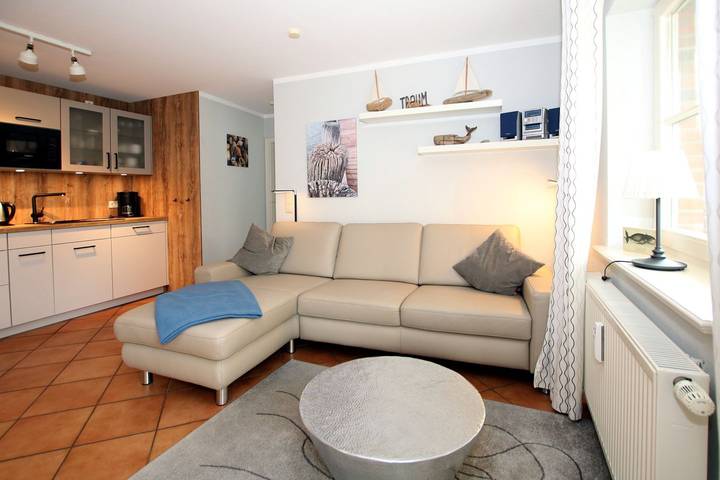 Ganze Wohnung, Ferienwhg. mit 3-Zimmern auf ca. 60m², im Zentrum von Wyk, sehr ruhig gelegen. in Wyk auf Föhr (Stadt), Wyk auf Föhr