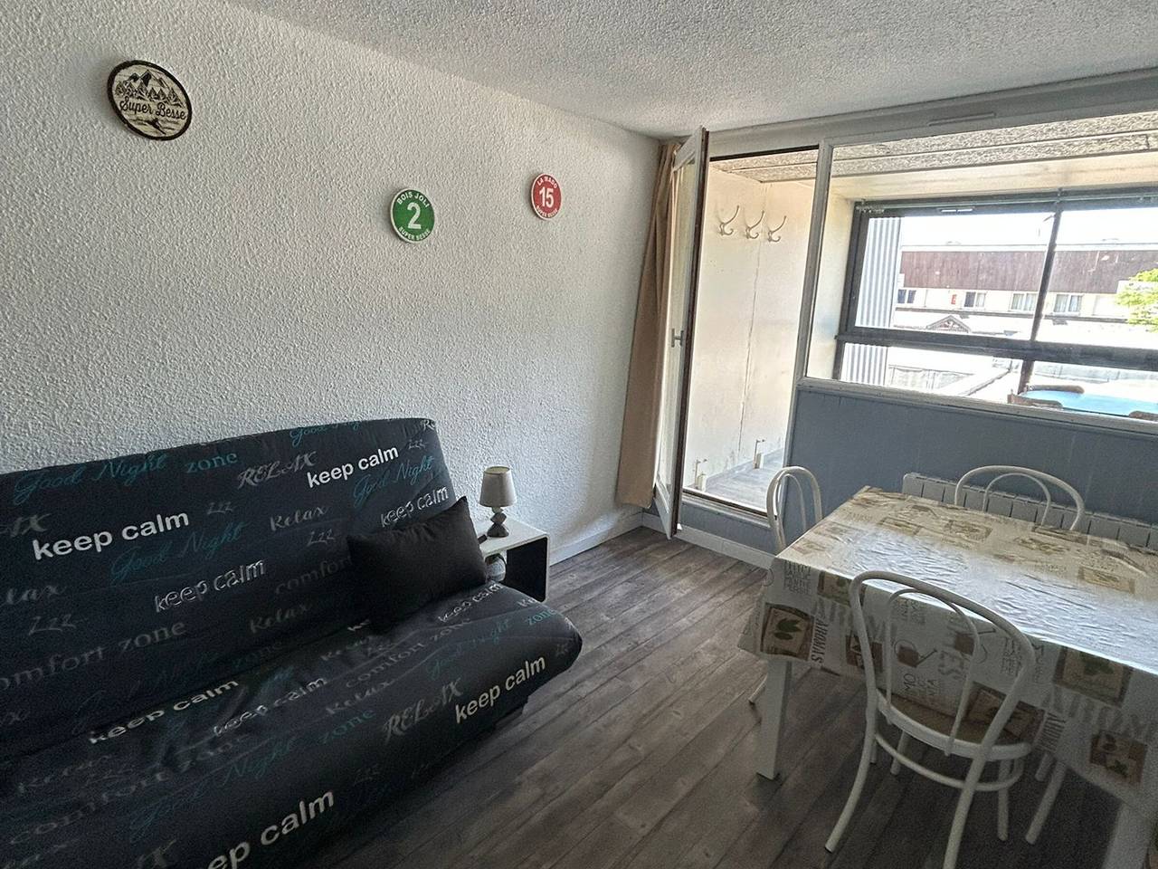 Estudio entero, Estudio Cómodo en el Centro de la Estación con Balcón y Wifi in Super Besse, Besse-et-Saint-Anastaise