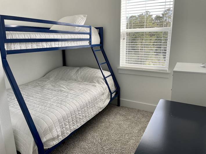 Vacation rental for 10 people, with pool and hot tub as well as yard in Florida-30A