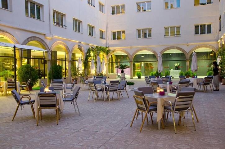 Hôtel pour 10 personnes, avec Terrasse à Baeza